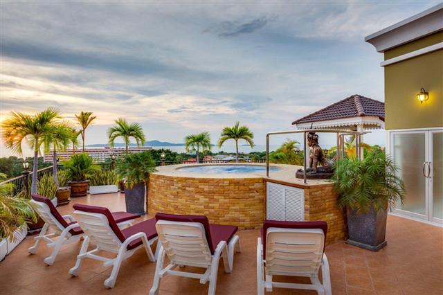 Outdoor jacuzzi Outdoor jacuzzi
